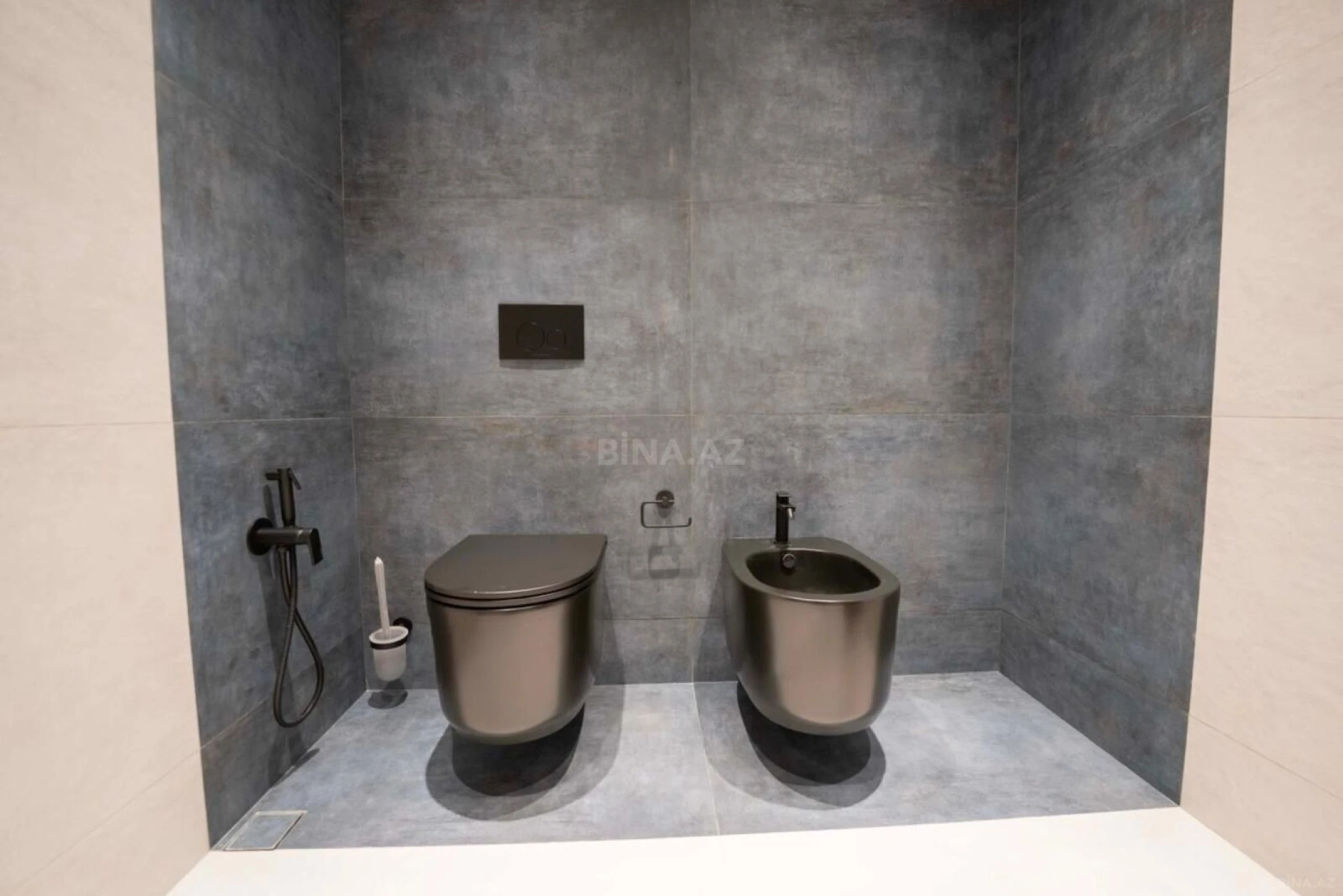 Satılır 4 otaqlı mənzil 288.28 m²