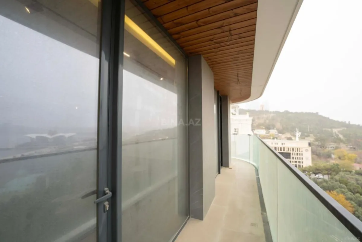 Satılır 4 otaqlı mənzil 288.28 m²