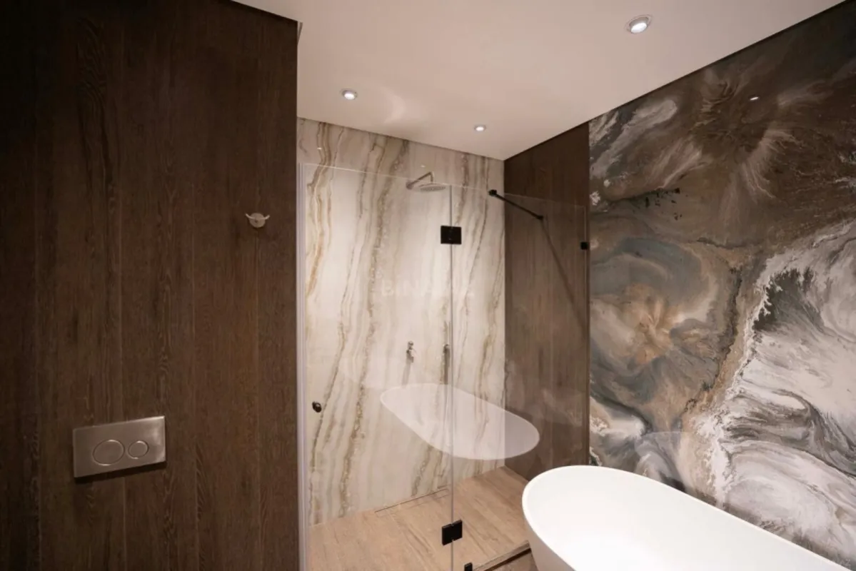 Satılır 4 otaqlı mənzil 288.28 m²