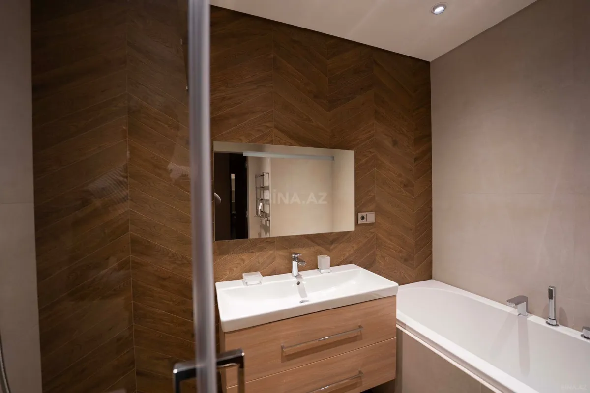 Satılır 4 otaqlı mənzil 288.28 m²