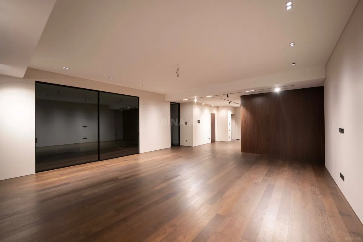 Satılır 4 otaqlı mənzil 288.28 m²