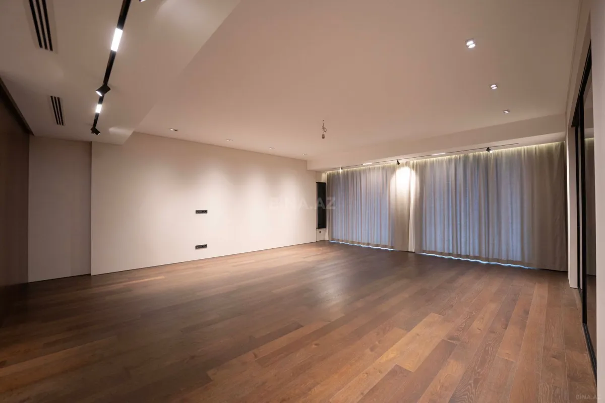 Satılır 4 otaqlı mənzil 288.28 m²