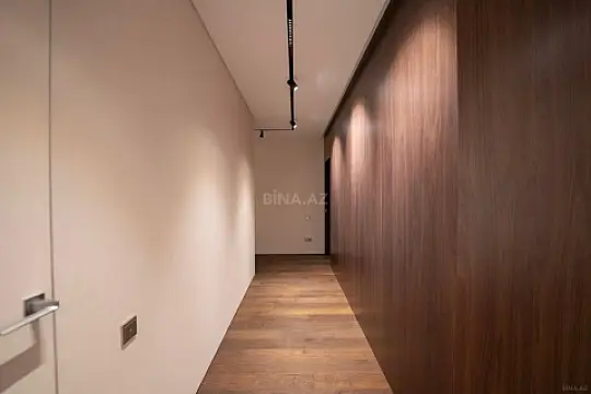 Satılır 4 otaqlı mənzil 288.28 m²