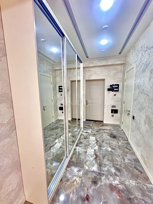 Satılır 3 otaqlı mənzil 110 m²