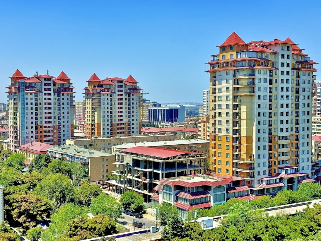 Satılır 3 otaqlı mənzil 110 m²