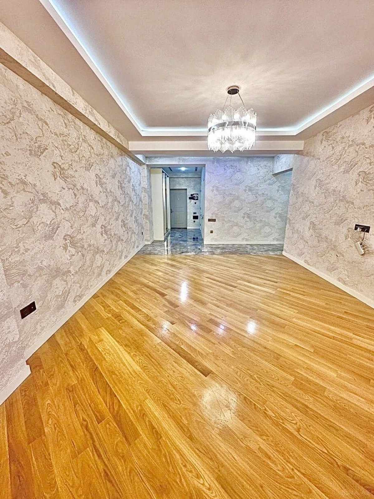 Satılır 3 otaqlı mənzil 110 m²