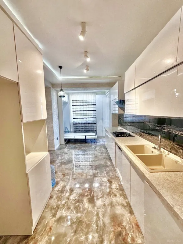 Satılır 3 otaqlı mənzil 110 m²