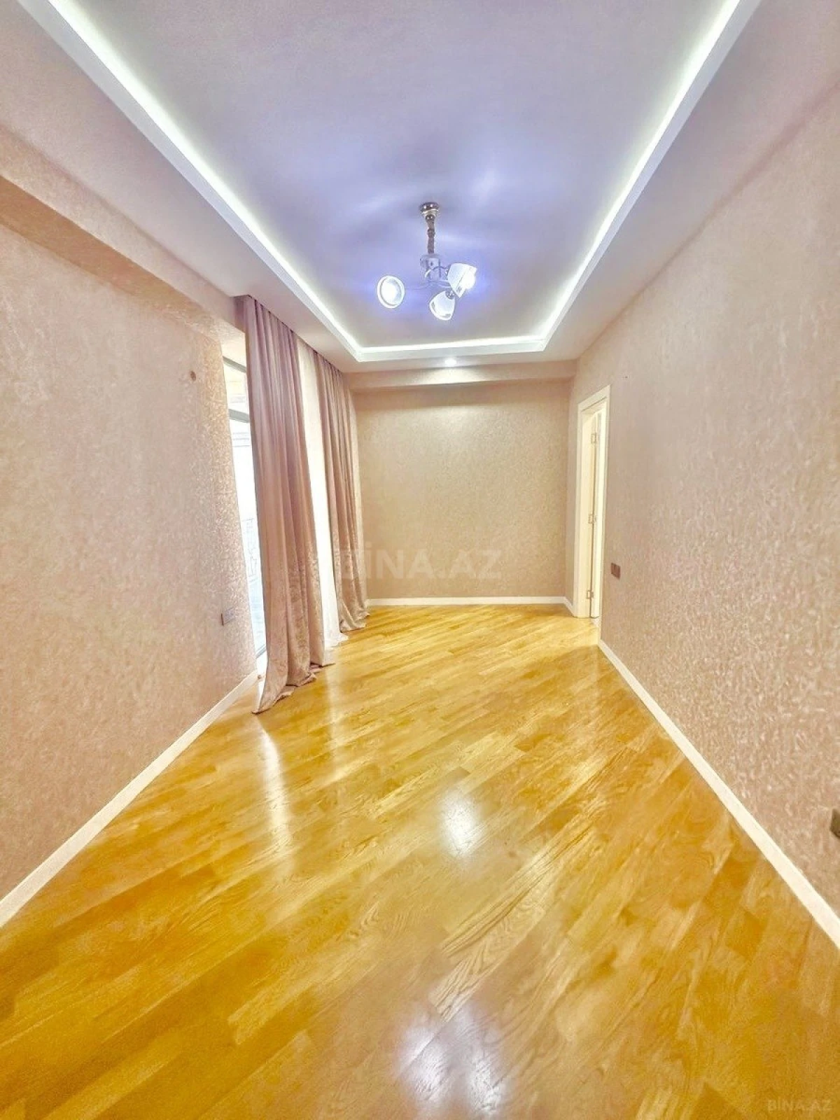 Satılır 3 otaqlı mənzil 110 m²