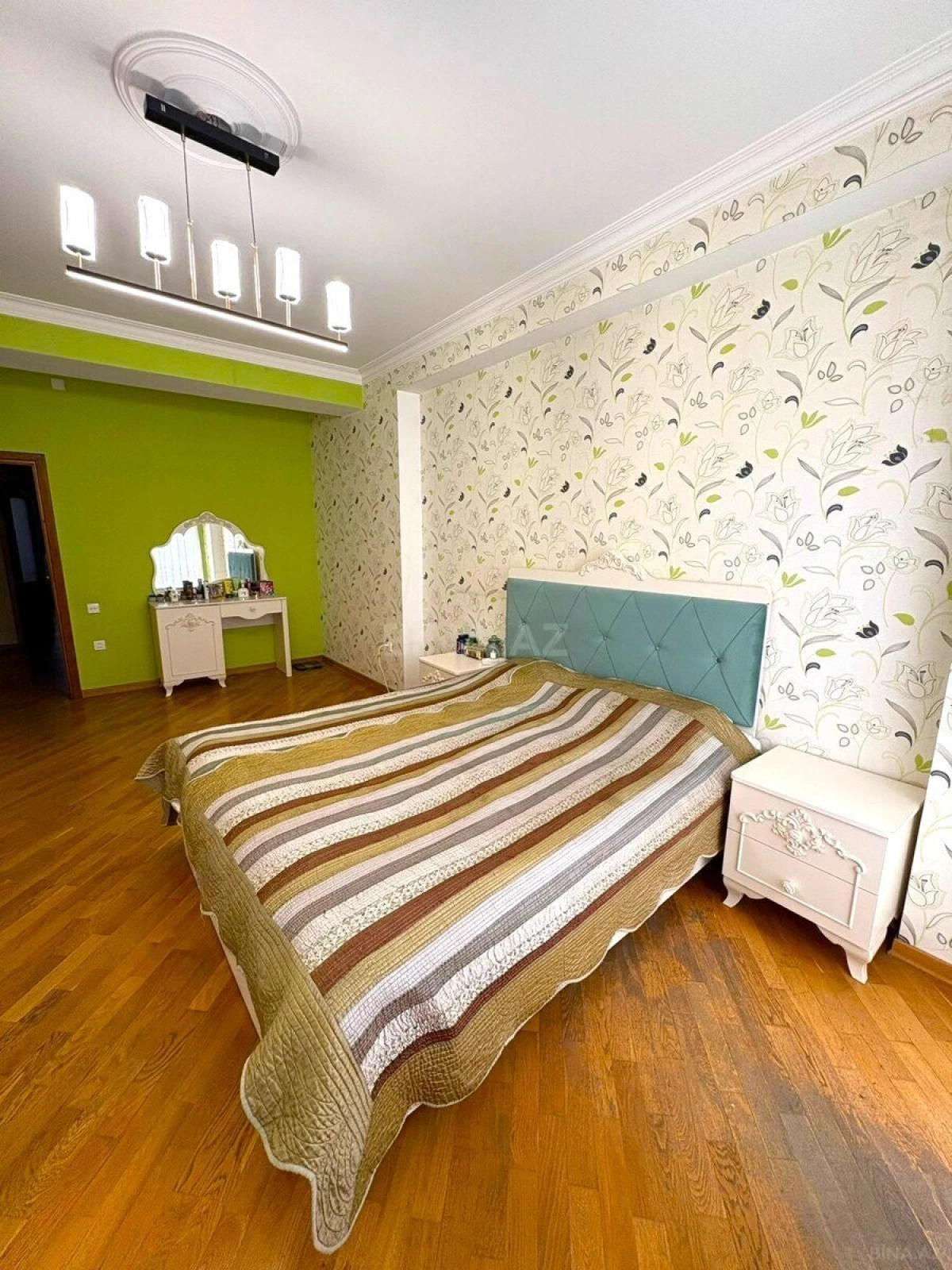 Satılır 3 otaqlı mənzil 115 m²