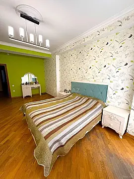 Satılır 3 otaqlı mənzil 115 m²