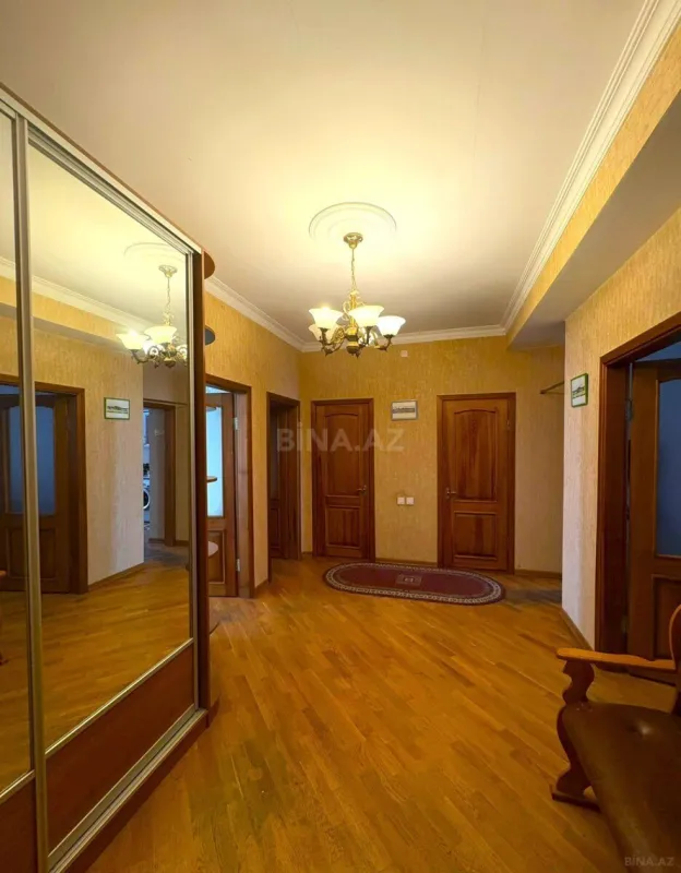 Satılır 3 otaqlı mənzil 115 m²