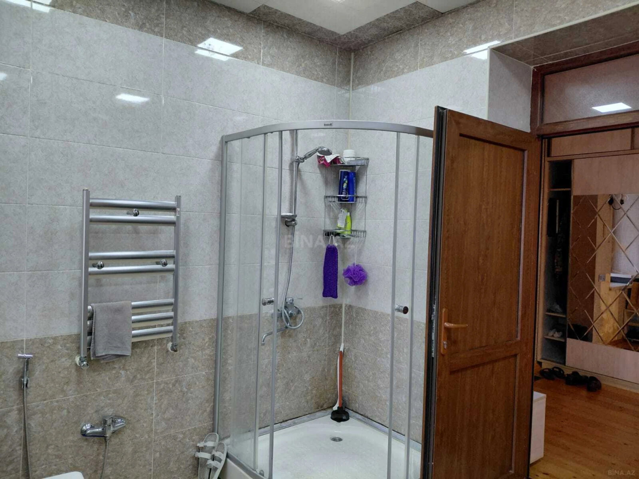 Satılır 5 otaqlı həyət evi 260 m²