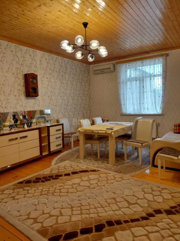 Satılır 5 otaqlı həyət evi 260 m²