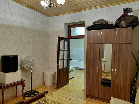 Satılır 5 otaqlı həyət evi 260 m²