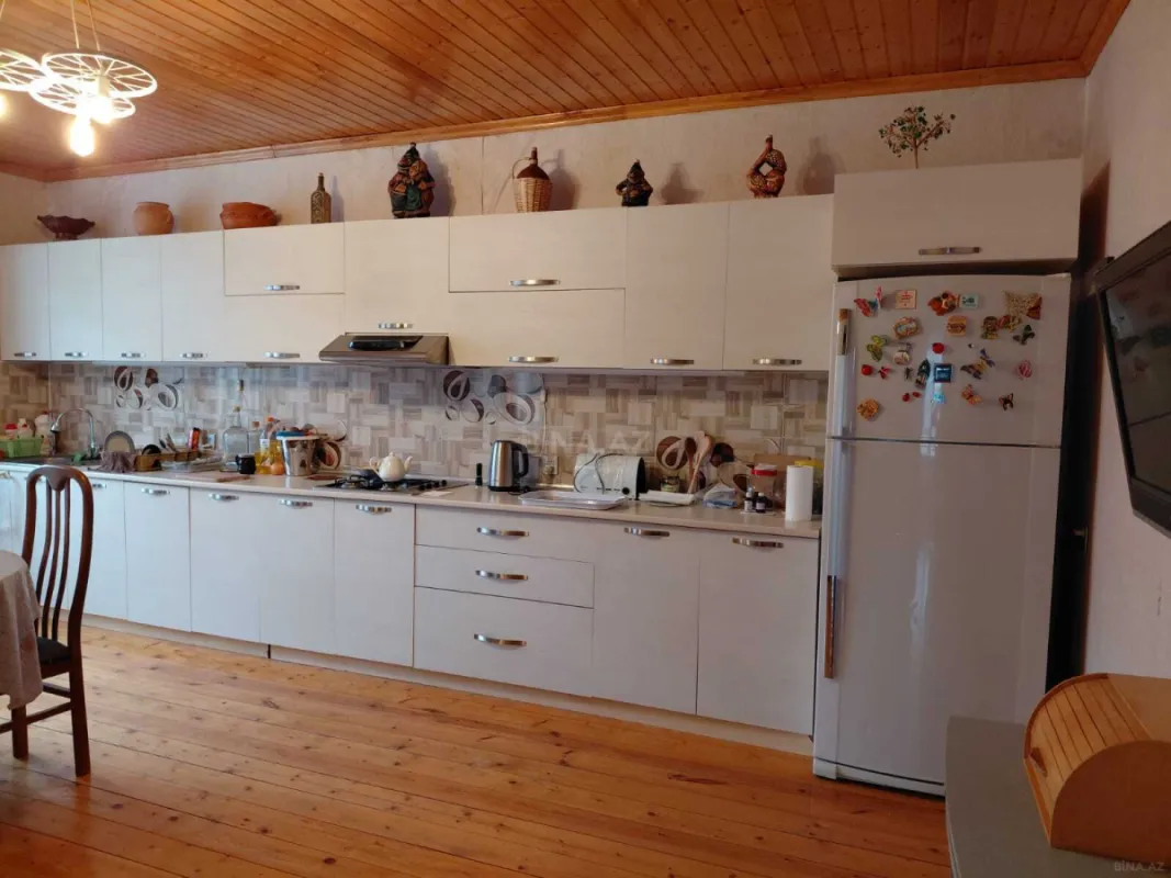 Satılır 5 otaqlı həyət evi 260 m²