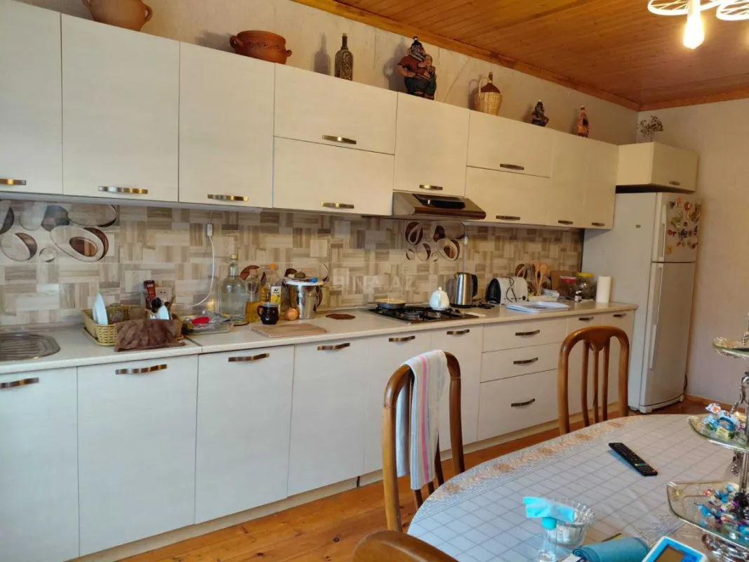 Satılır 5 otaqlı həyət evi 260 m²