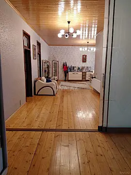 Satılır 5 otaqlı həyət evi 260 m²