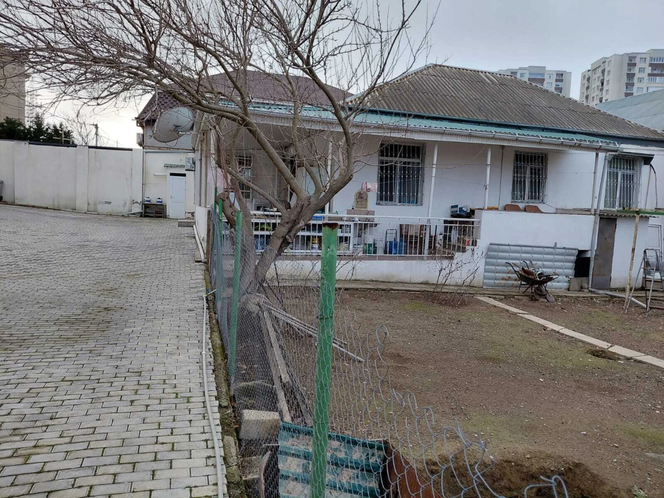 Satılır 5 otaqlı həyət evi 260 m²