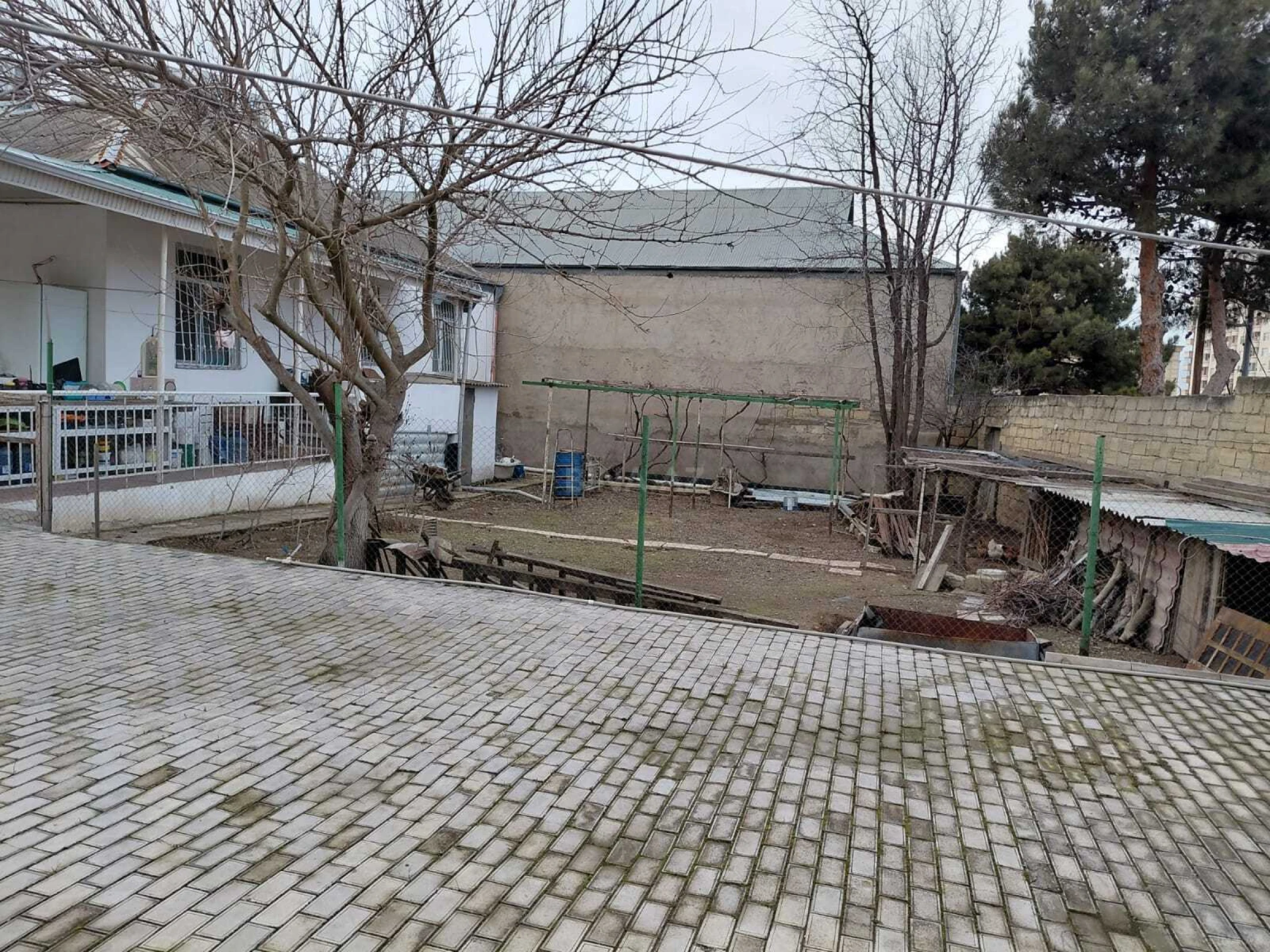 Satılır 5 otaqlı həyət evi 260 m²