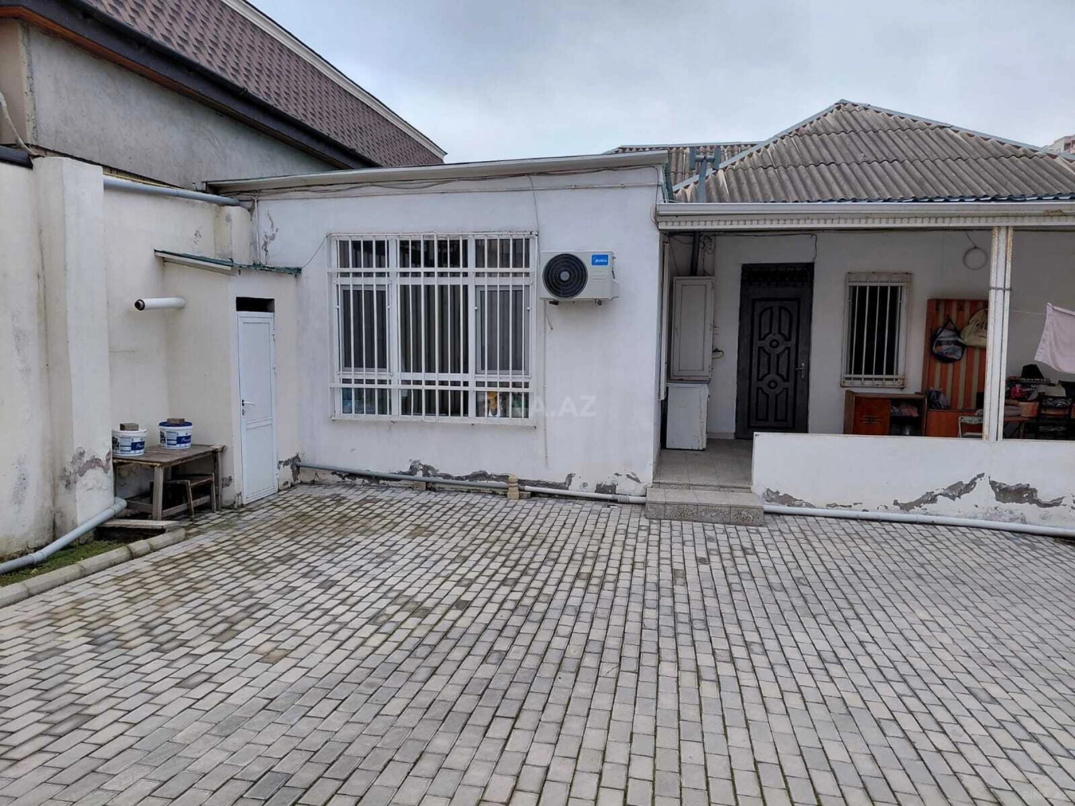 Satılır 5 otaqlı həyət evi 260 m²