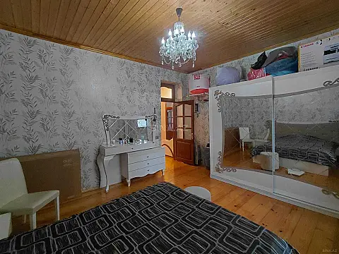 Satılır 5 otaqlı həyət evi 260 m²