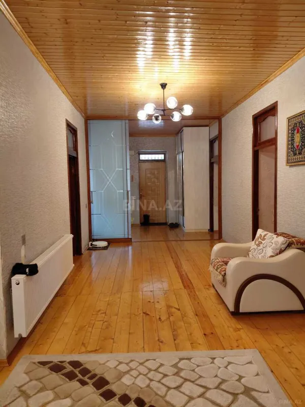 Satılır 5 otaqlı həyət evi 260 m²