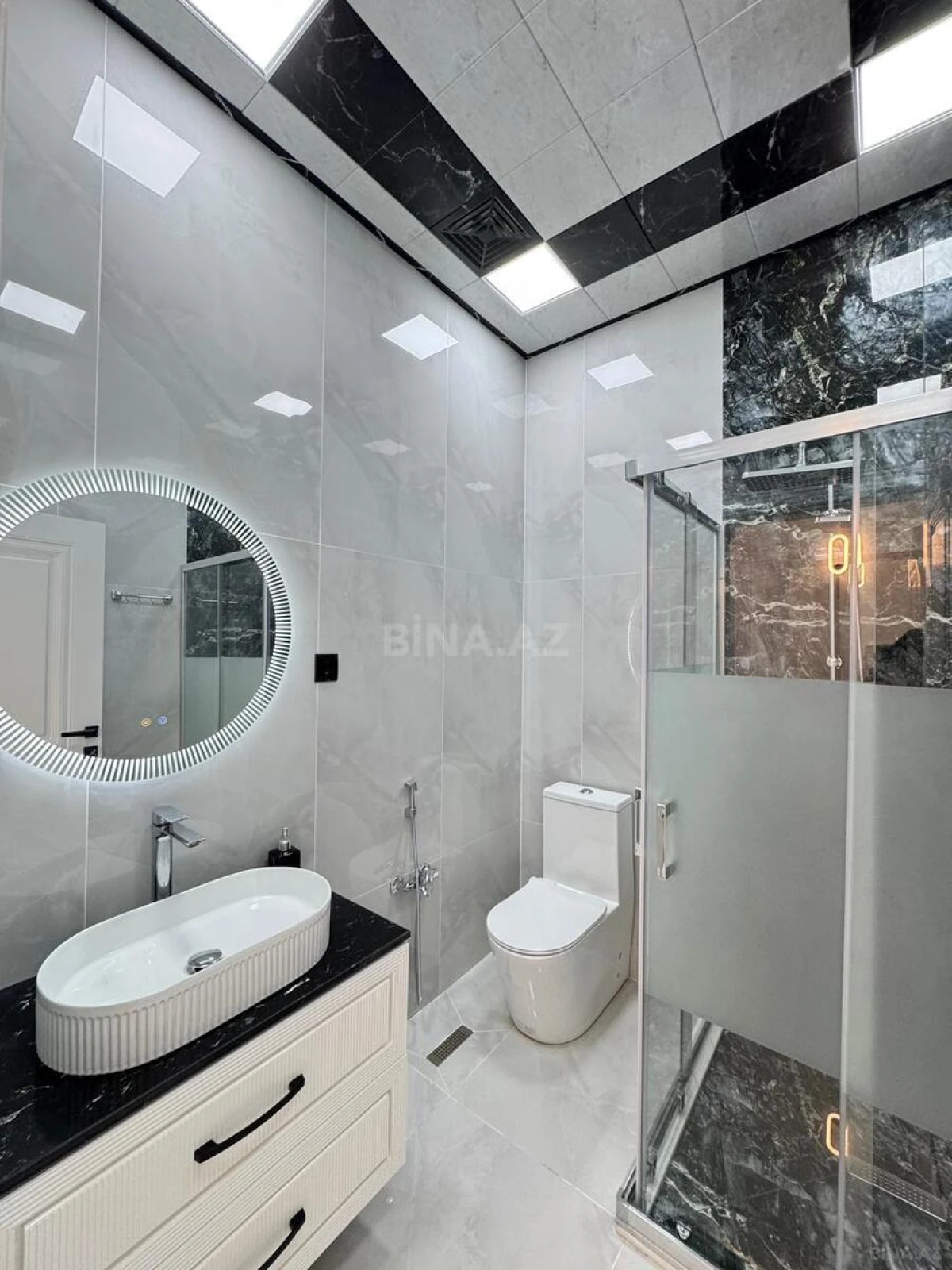 Satılır 4 otaqlı həyət evi 180 m²