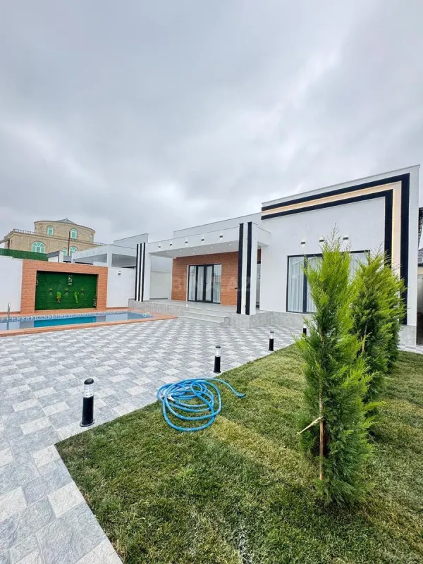 Satılır 4 otaqlı həyət evi 180 m²