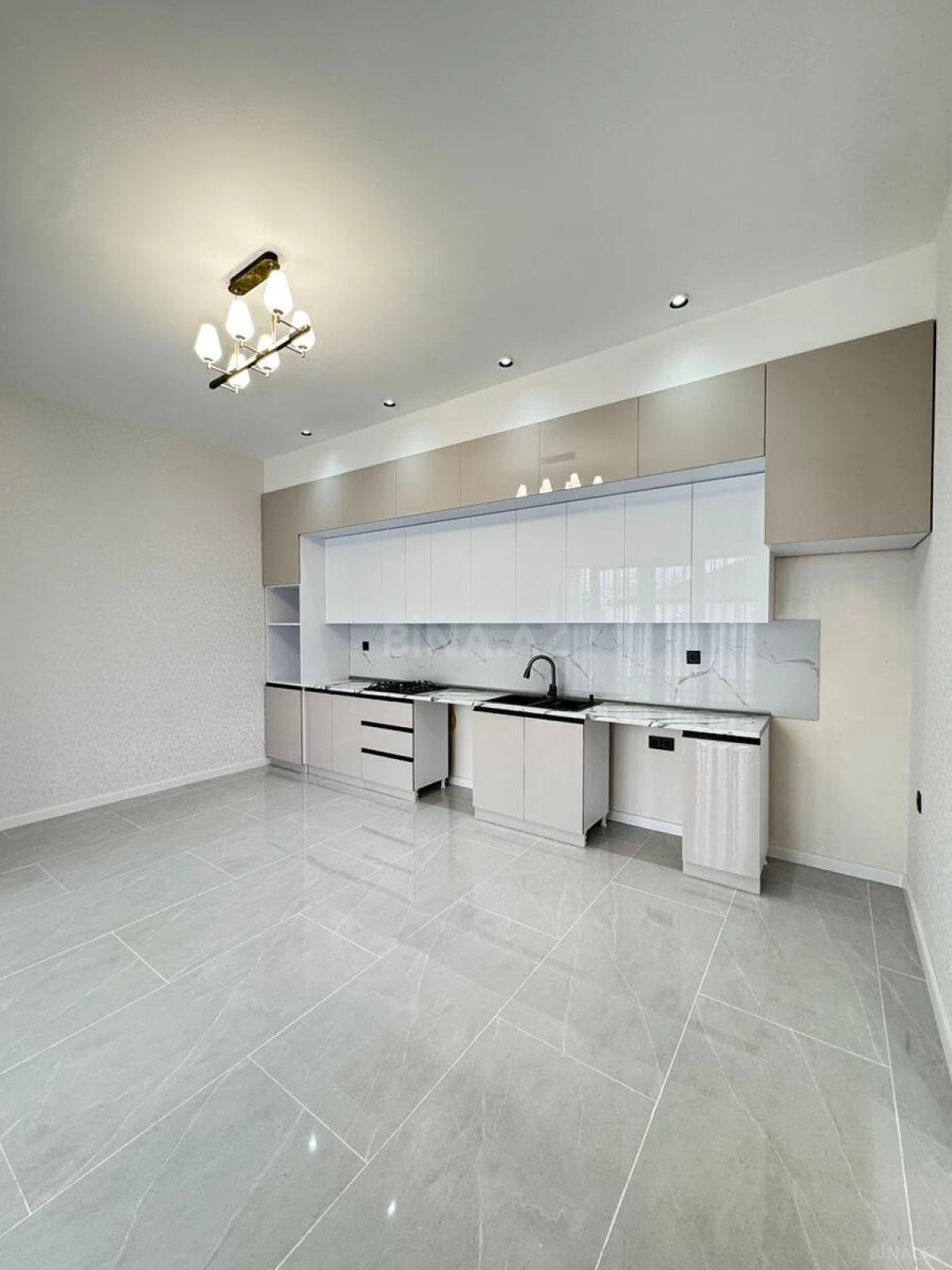 Satılır 4 otaqlı həyət evi 180 m²