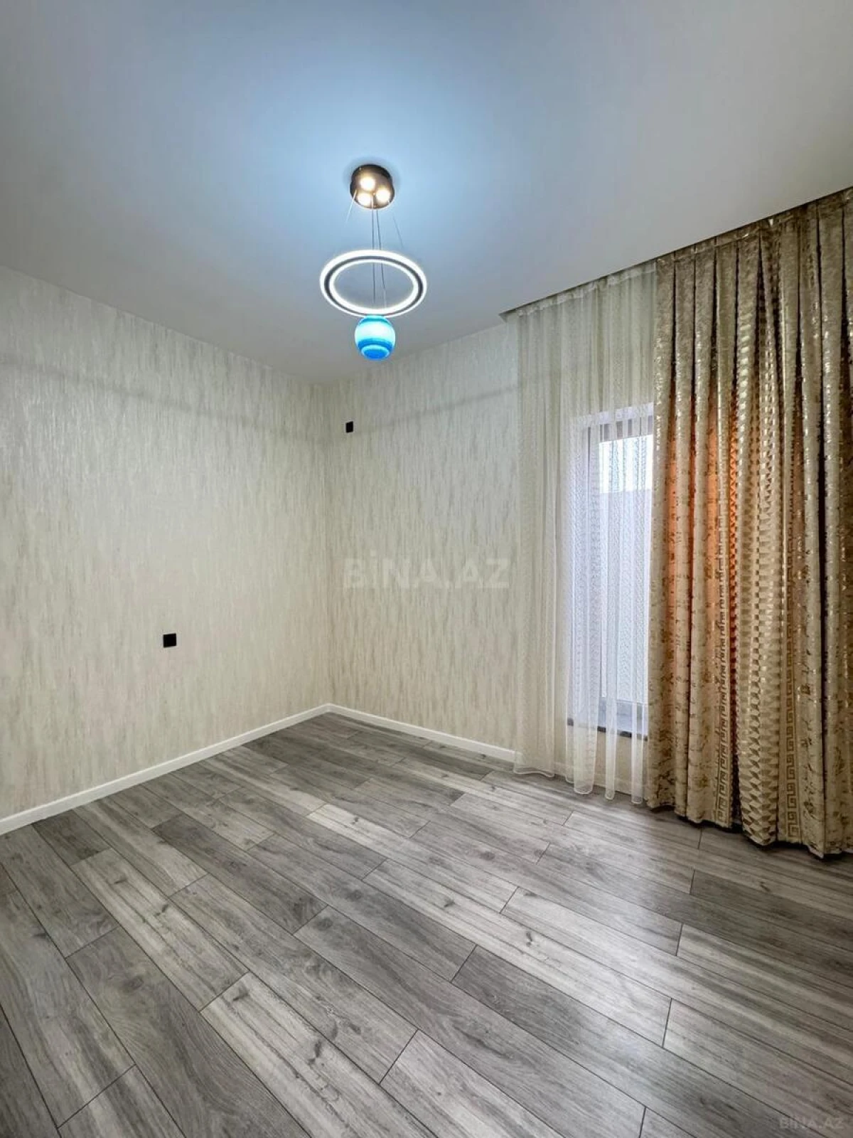 Satılır 4 otaqlı həyət evi 180 m²