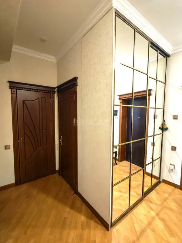 Satılır 3 otaqlı mənzil 106 m²