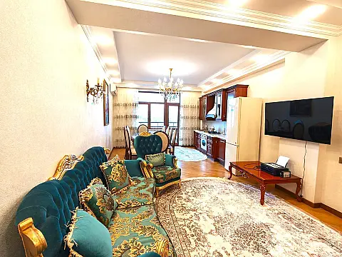 Satılır 3 otaqlı mənzil 106 m²