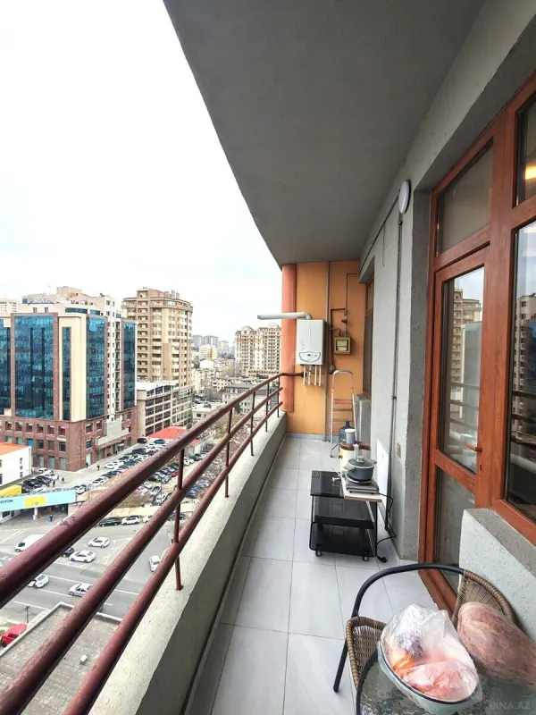 Satılır 3 otaqlı mənzil 106 m²