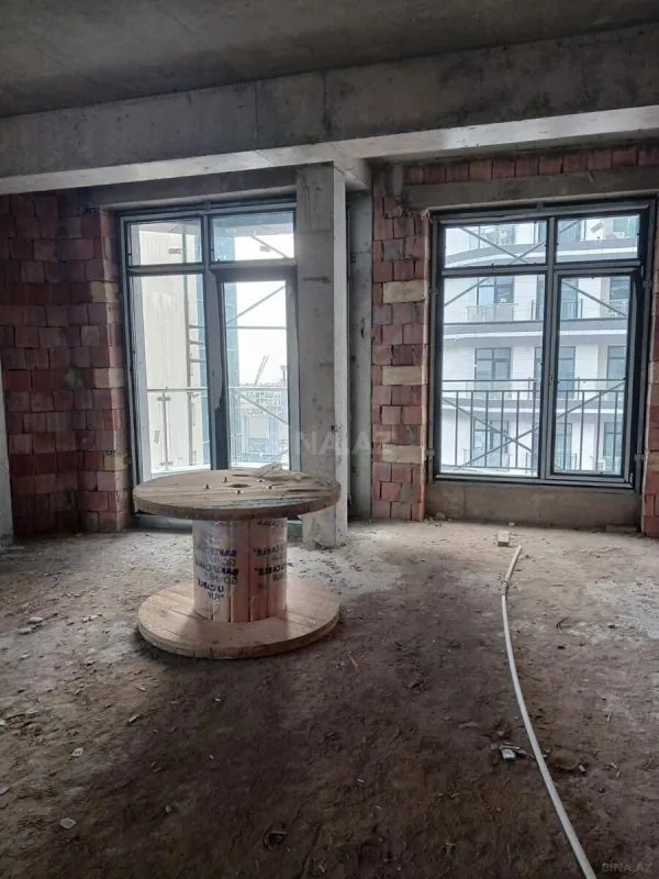 Satılır 3 otaqlı mənzil 106 m²