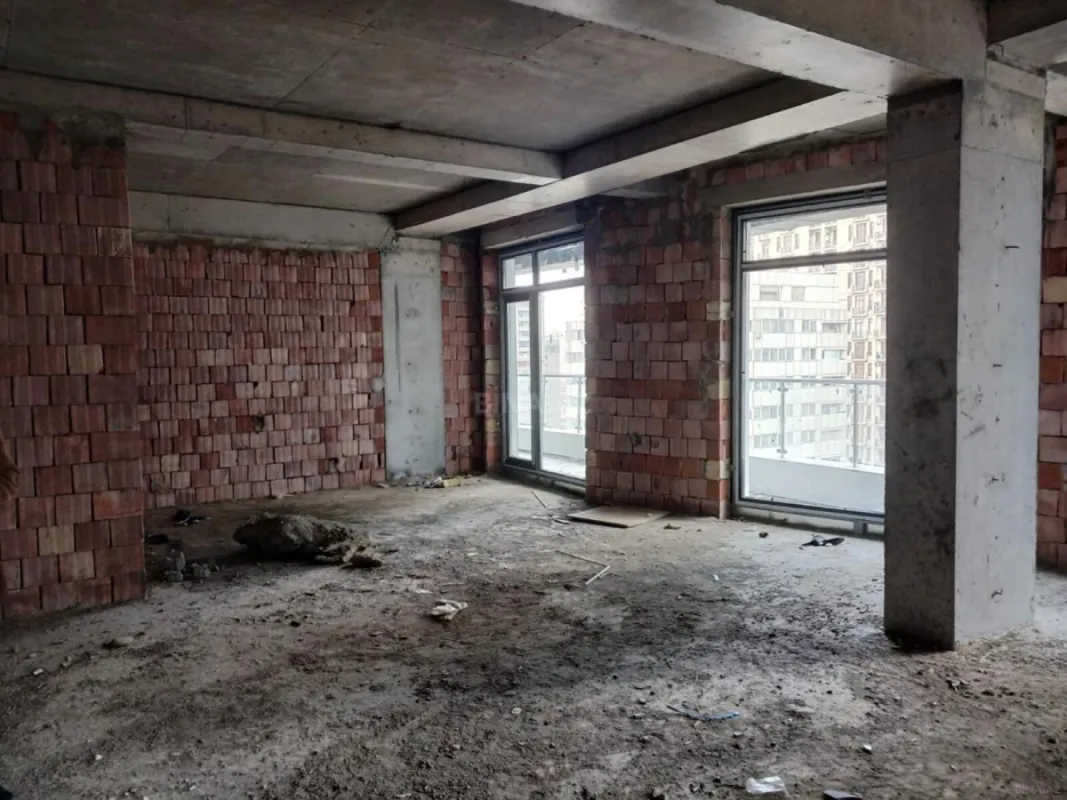 Satılır 3 otaqlı mənzil 106 m²