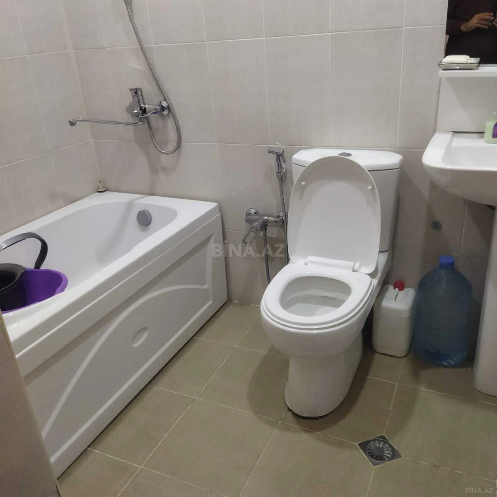 Satılır 2 otaqlı mənzil 70 m²