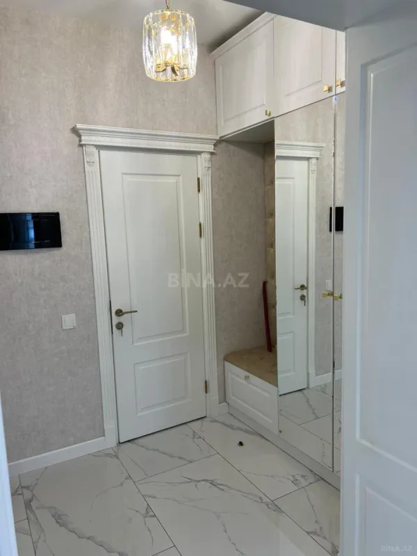 Satılır 3 otaqlı mənzil 148 m²