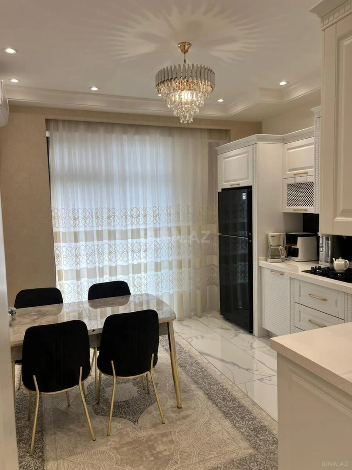 Satılır 3 otaqlı mənzil 148 m²