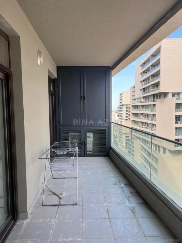 Satılır 3 otaqlı mənzil 148 m²