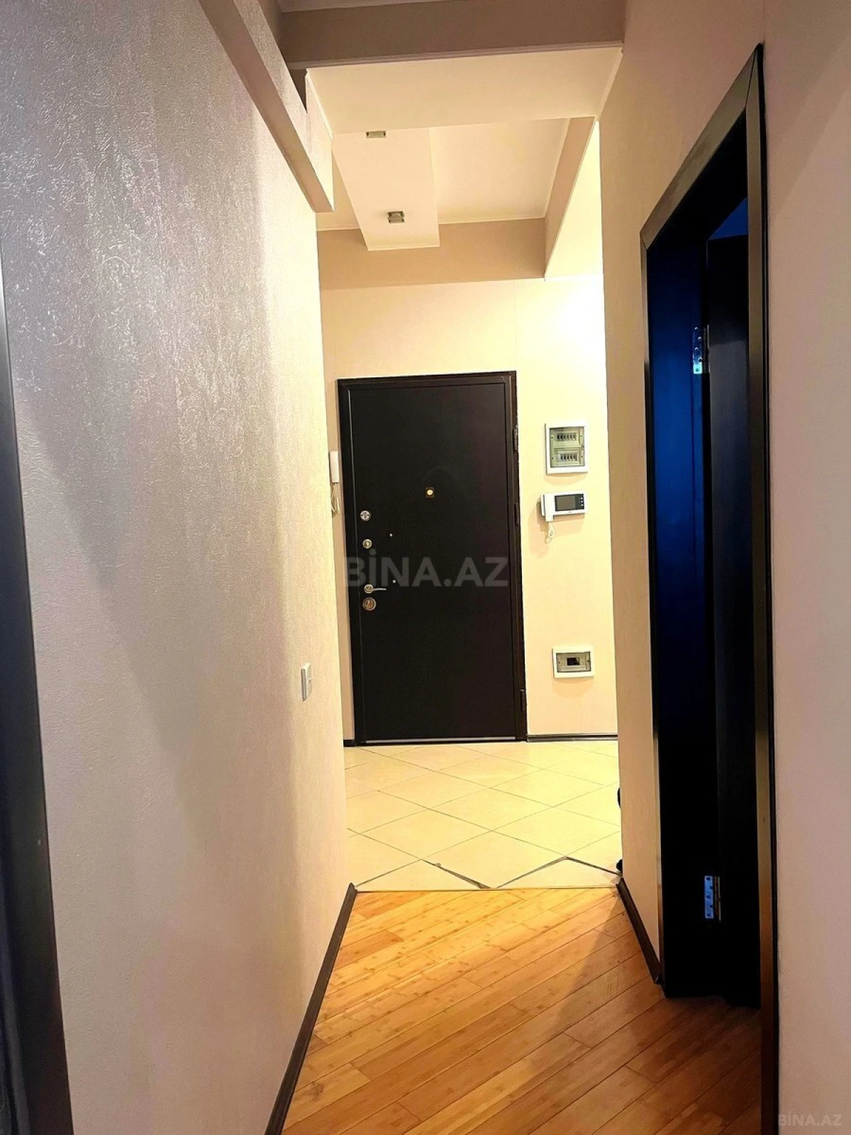 Satılır 2 otaqlı mənzil 67.5 m²