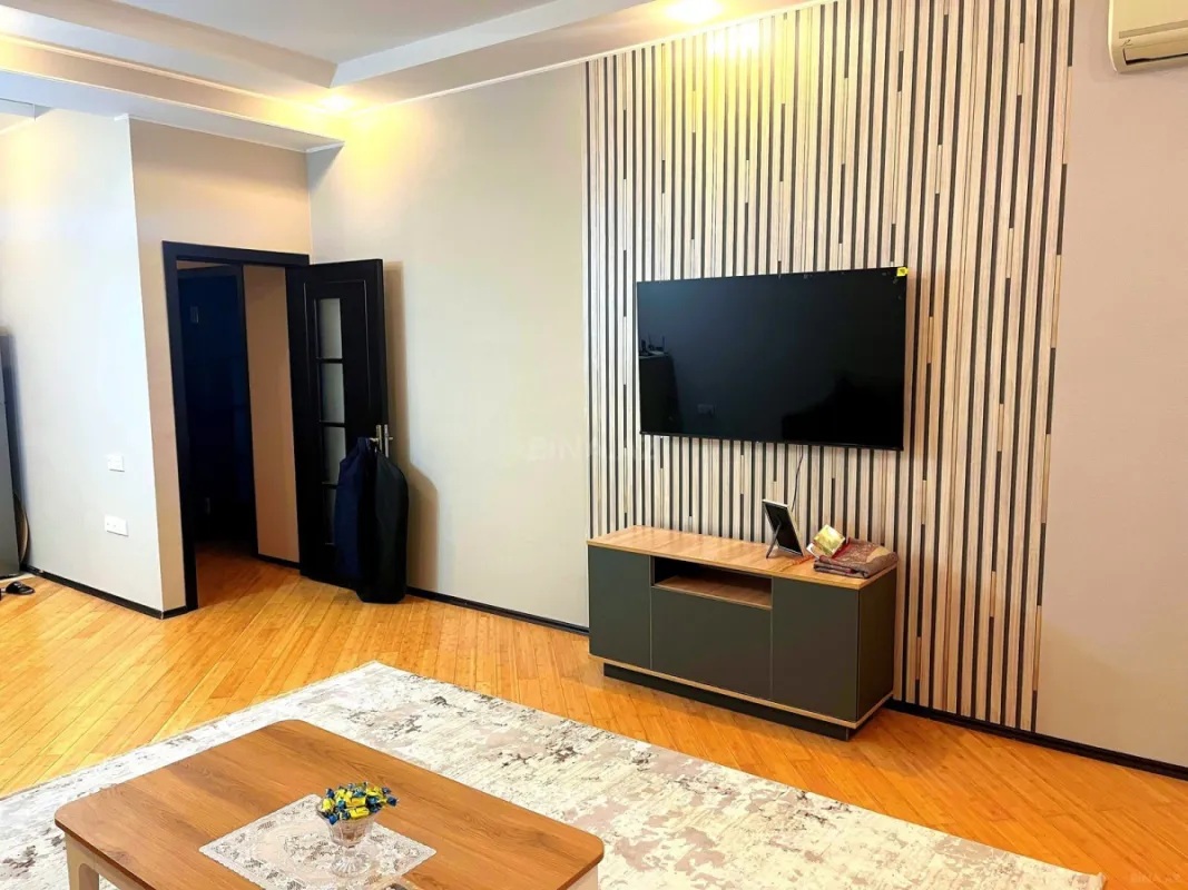 Satılır 2 otaqlı mənzil 67.5 m²