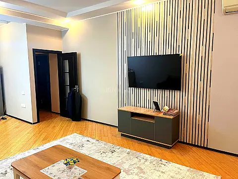 Satılır 2 otaqlı mənzil 67.5 m²