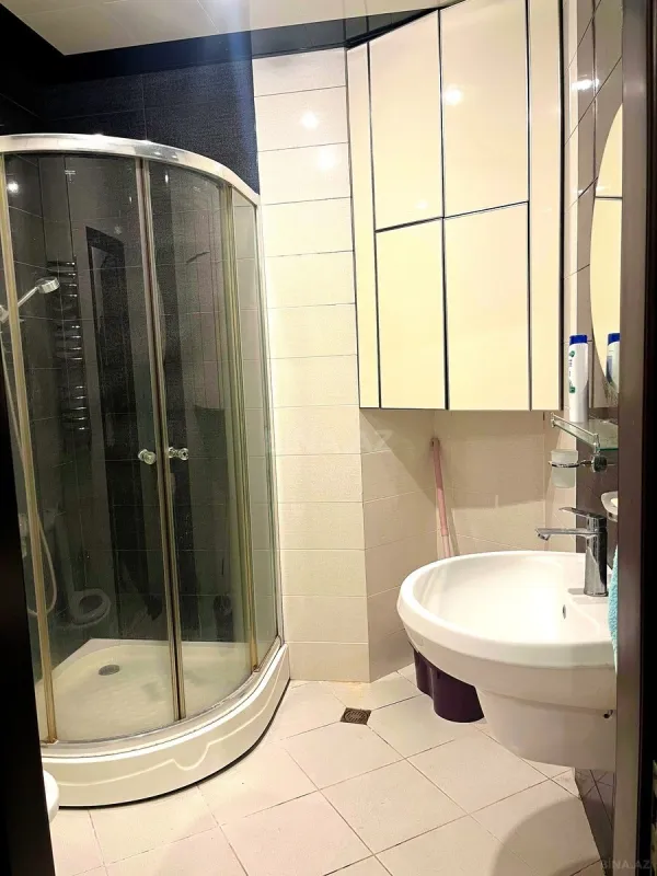 Satılır 2 otaqlı mənzil 67.5 m²