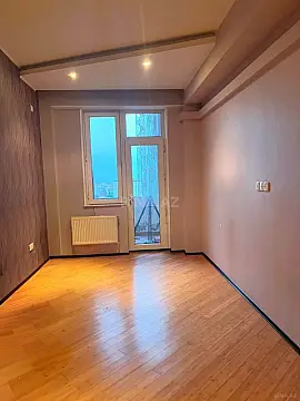 Satılır 2 otaqlı mənzil 67.5 m²