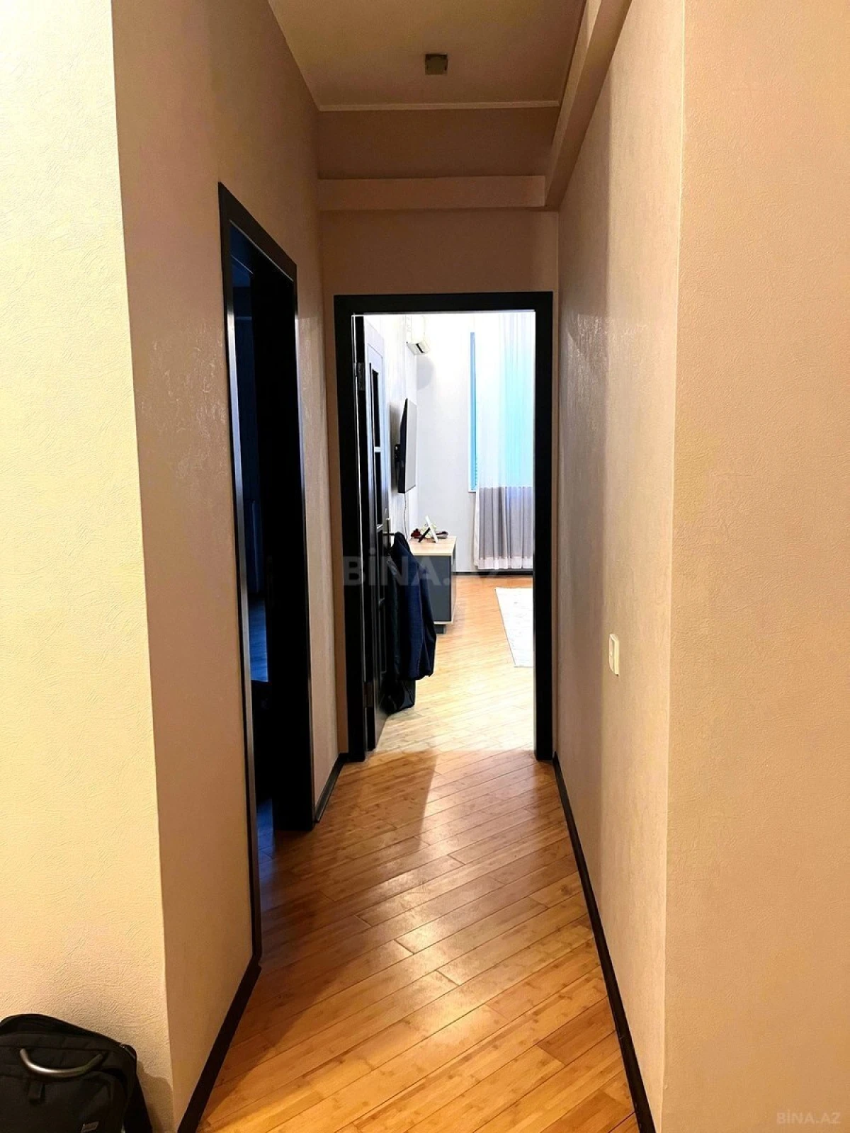 Satılır 2 otaqlı mənzil 67.5 m²