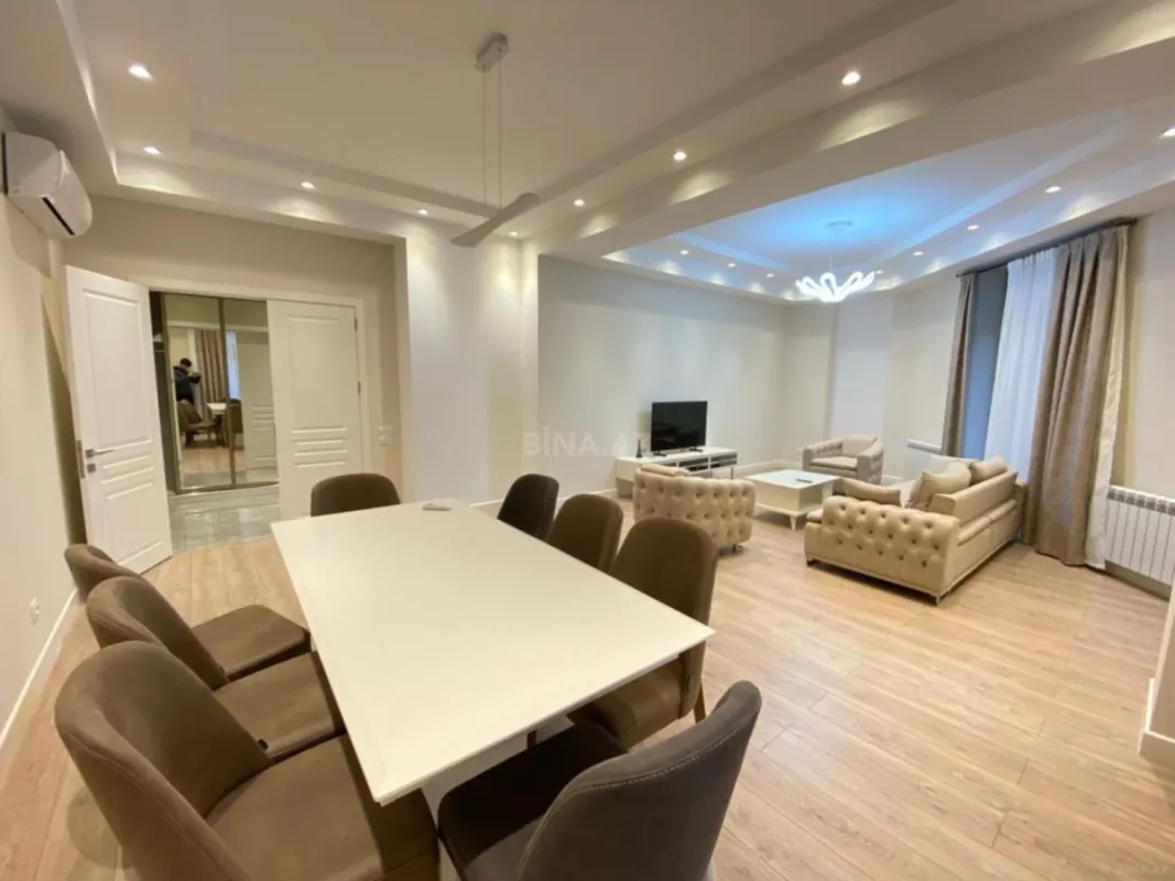Kirayə verilir 3 otaqlı mənzil 140 m²