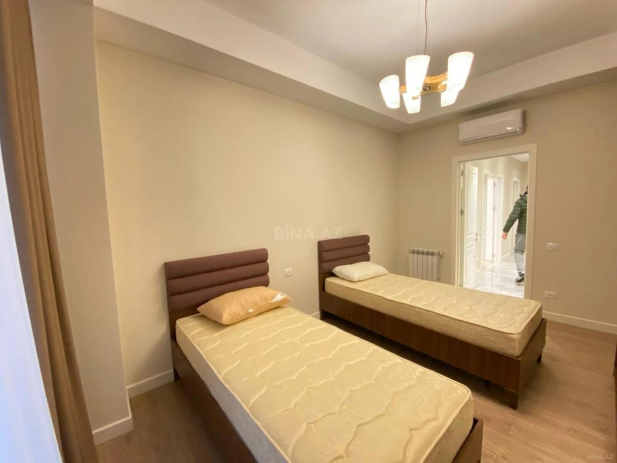 Kirayə verilir 3 otaqlı mənzil 140 m²