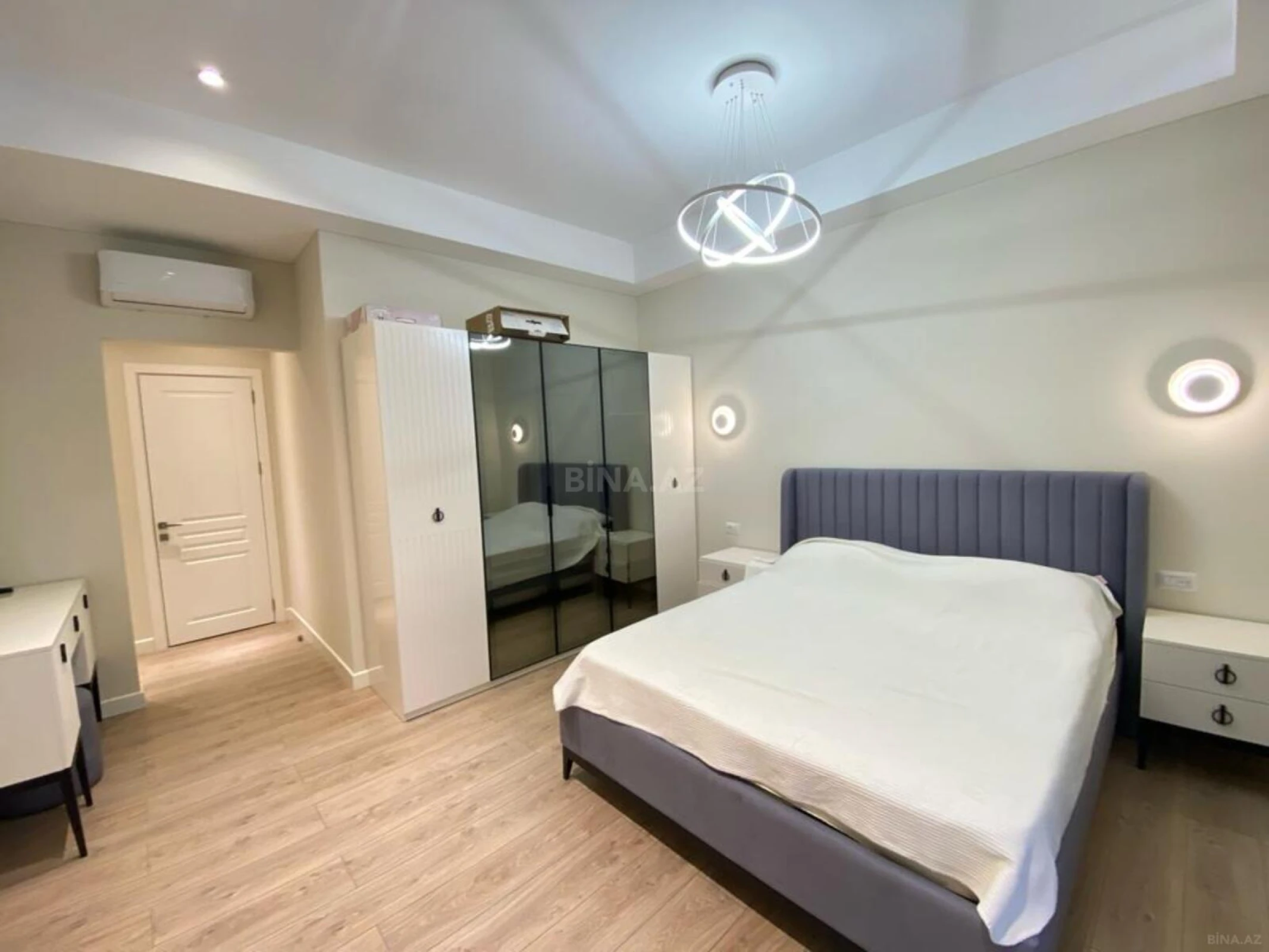 Kirayə verilir 3 otaqlı mənzil 140 m²