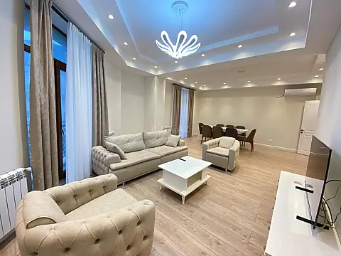 Kirayə verilir 3 otaqlı mənzil 140 m²
