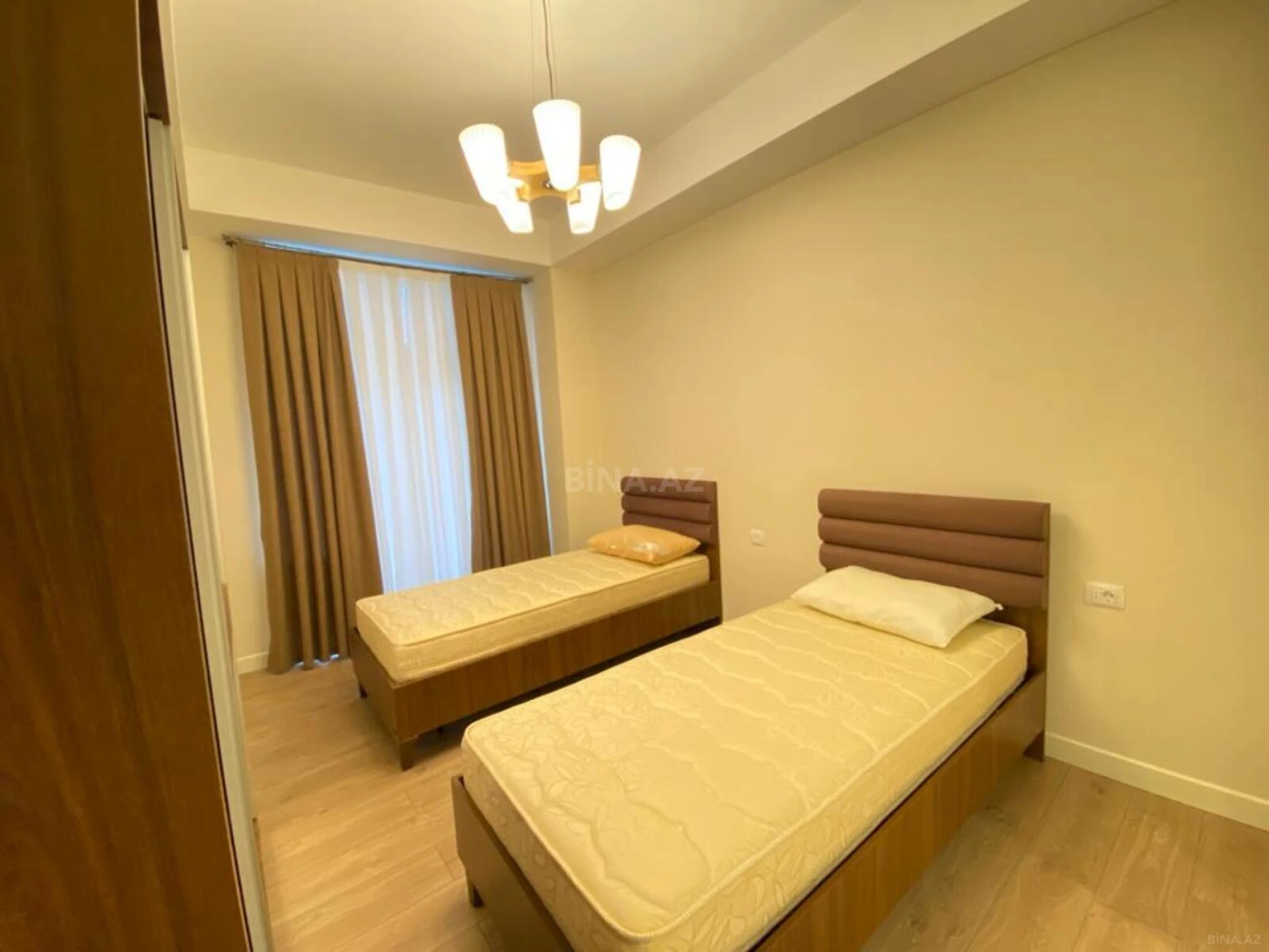 Kirayə verilir 3 otaqlı mənzil 140 m²